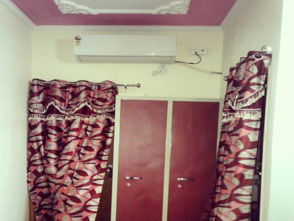 Hotel Jan Jan Tak Dehradún Szoba fotó
